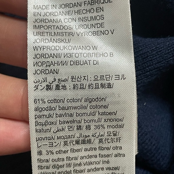 Calvin Klein Men's Ribbed V-Neck
Sweater (Navy / Size L) - Picture 6 of 12